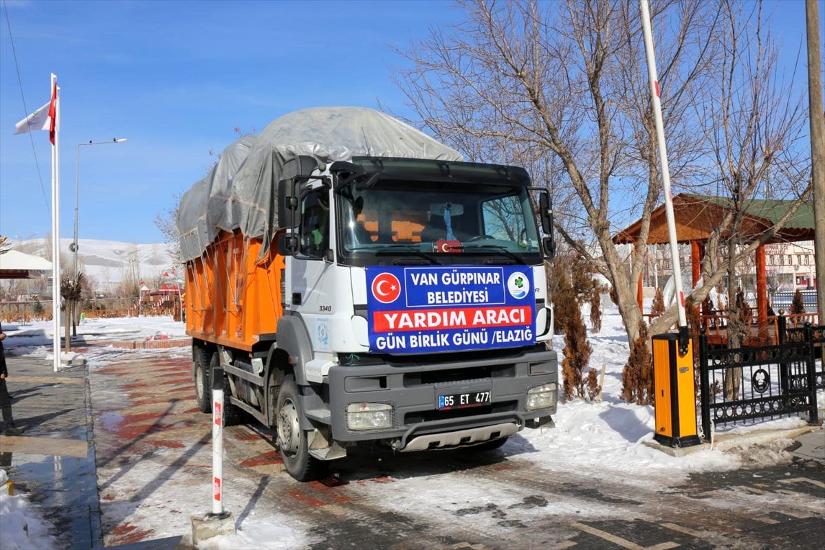 Gürpınar\'dan depremzedelere yardım