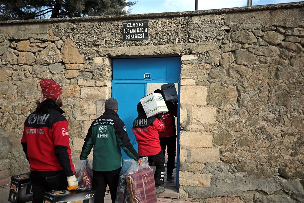 İHH\'dan depremden etkilenen Süryani kilisesine yardım
