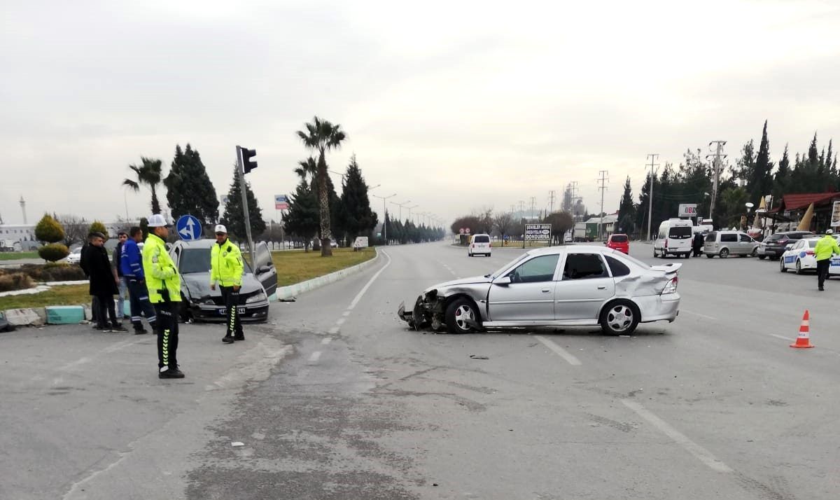 Kahramanmaraş\'ta trafik kazası: 3 yaralı