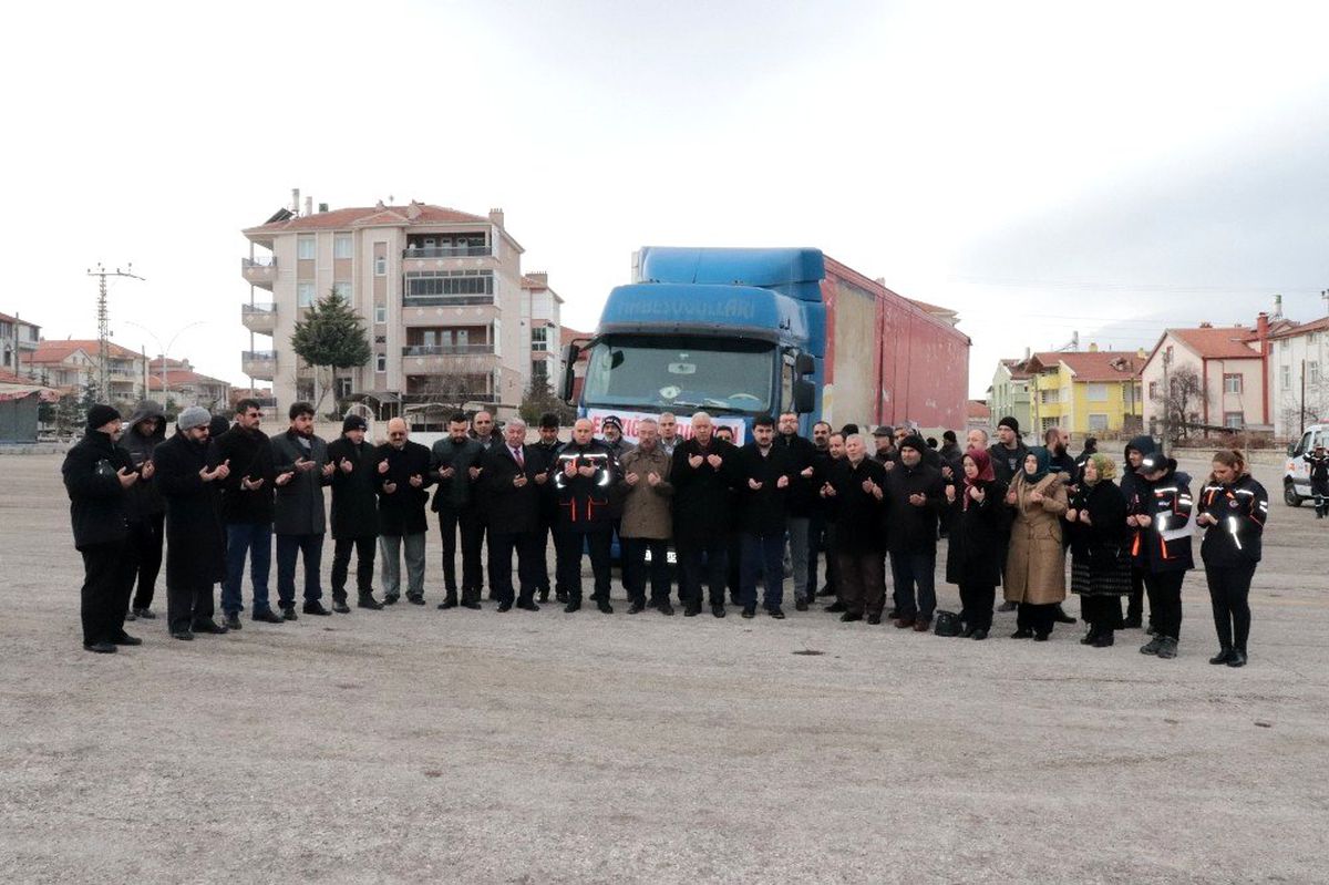 Karaman\'dan Elazığ\'a 8\'inci yardım tırı da yola çıktı