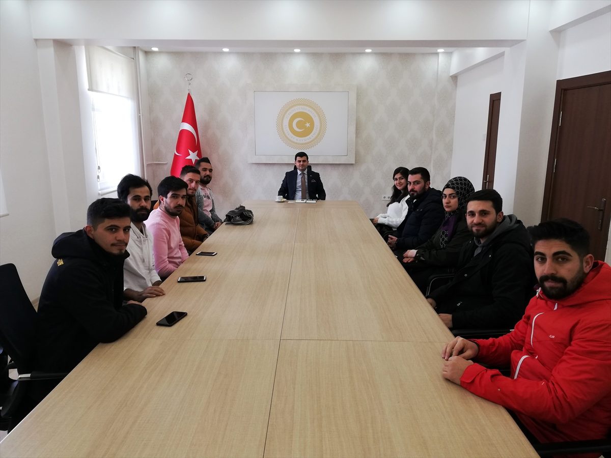 Kaymakam Sarı Eleşkirtli gençlerle buluştu