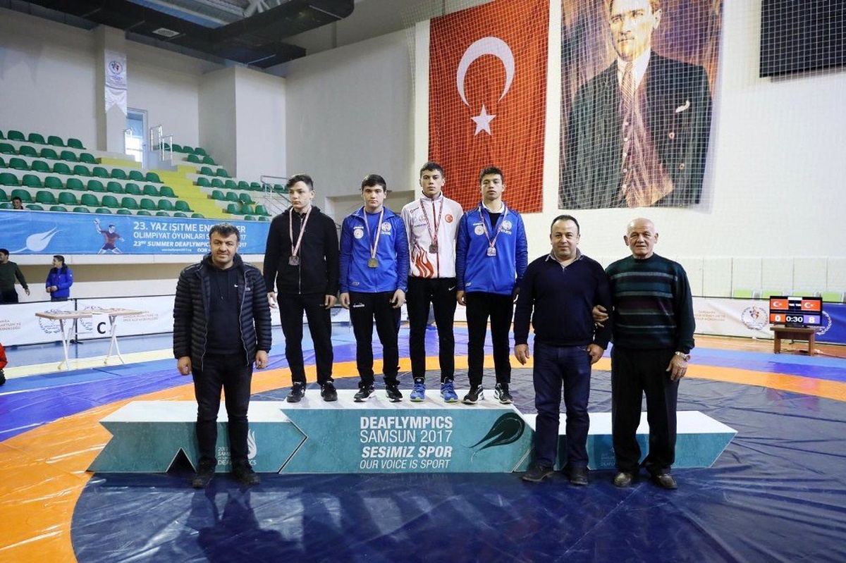 Kayserili Pehlivanlar Samsun\'dan madalyalarla döndü