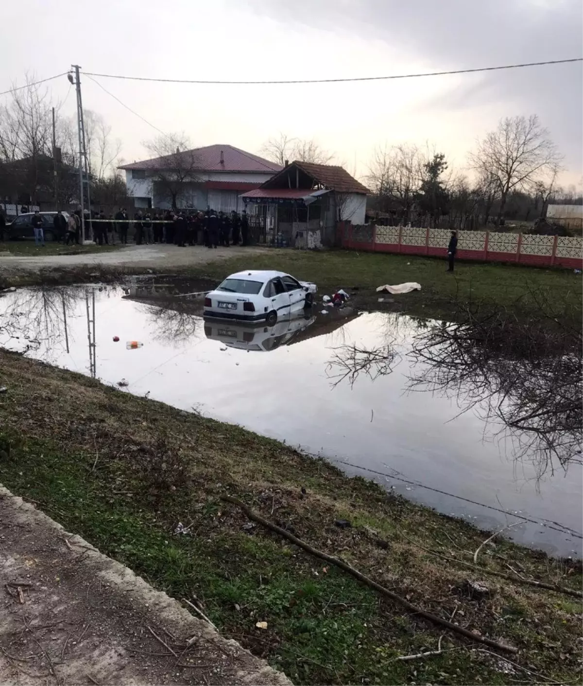 Köpeğe çarpmamak isterken kaza yaptı: 1 ölü