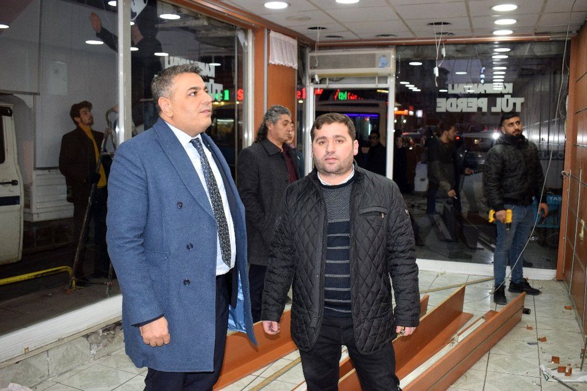 Malatya\'da depremden zarar gören ev ve iş yerleri tahliye ediliyor