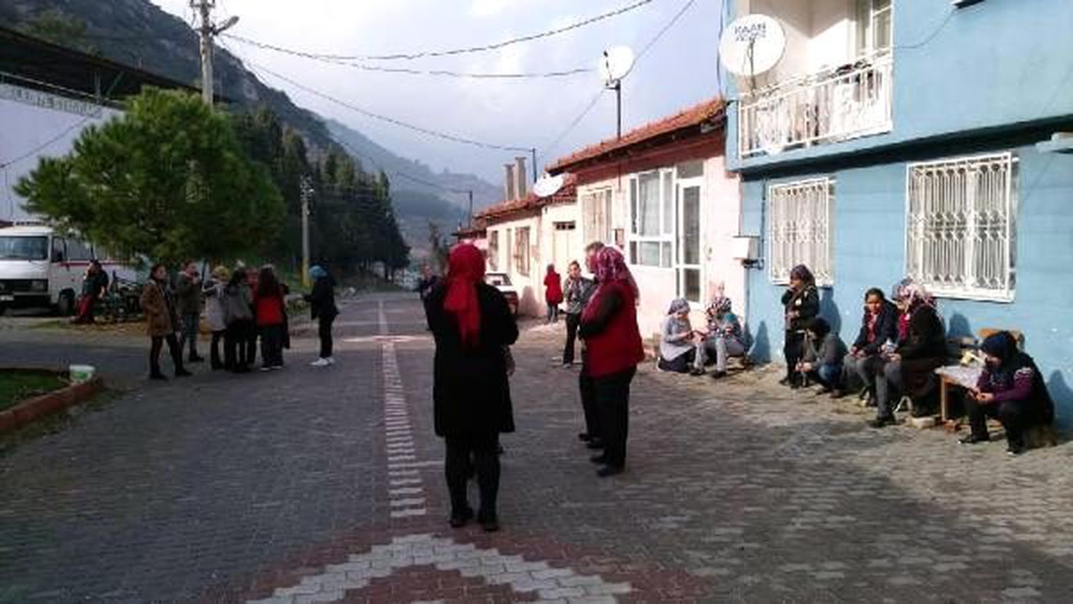 Manisa\'da 4.8 büyüklüğünde deprem (2)