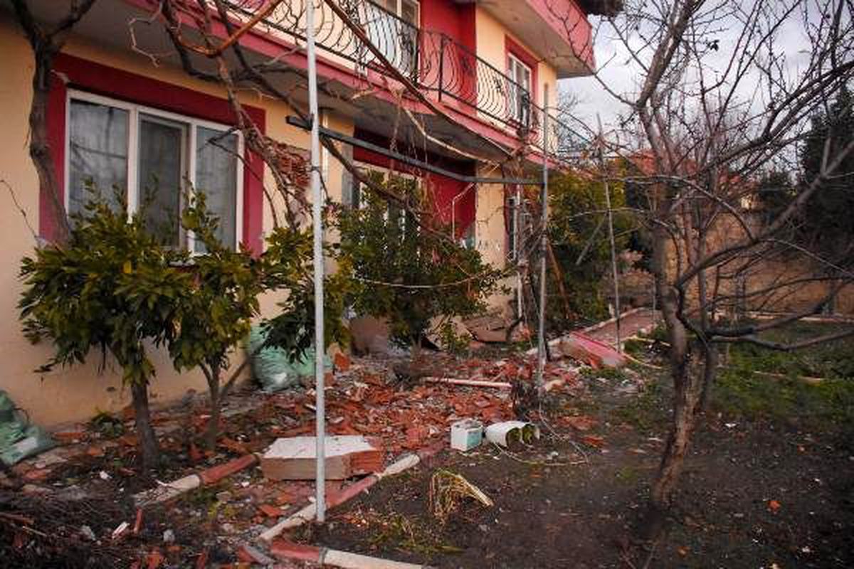 Manisa\'da korkutan deprem (8)