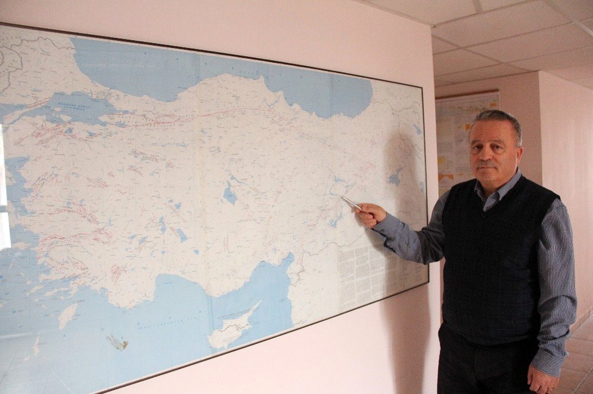 (Özel) Prof. Dr. İnan: "Bu faylar, ülkemizde milyonlarca yıl daha deprem üretecek"