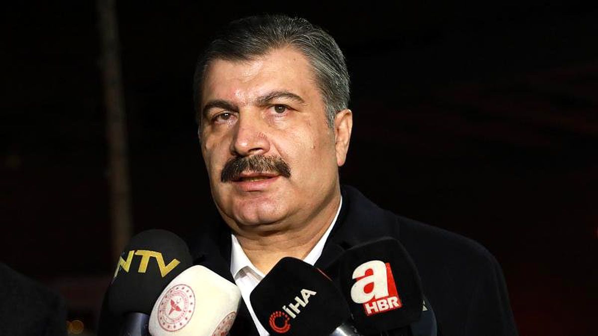 Sağlık Bakanı Koca: Çin\'deki Türk vatandaşlarını Türkiye\'ye getirmekten yanayız