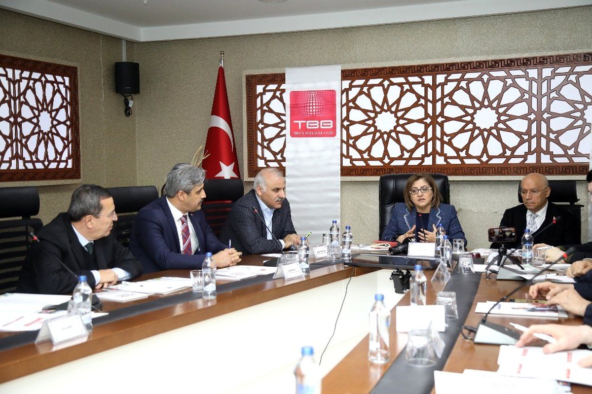 Şahin\'den, depremden etkilenen bölgelere ziyaret