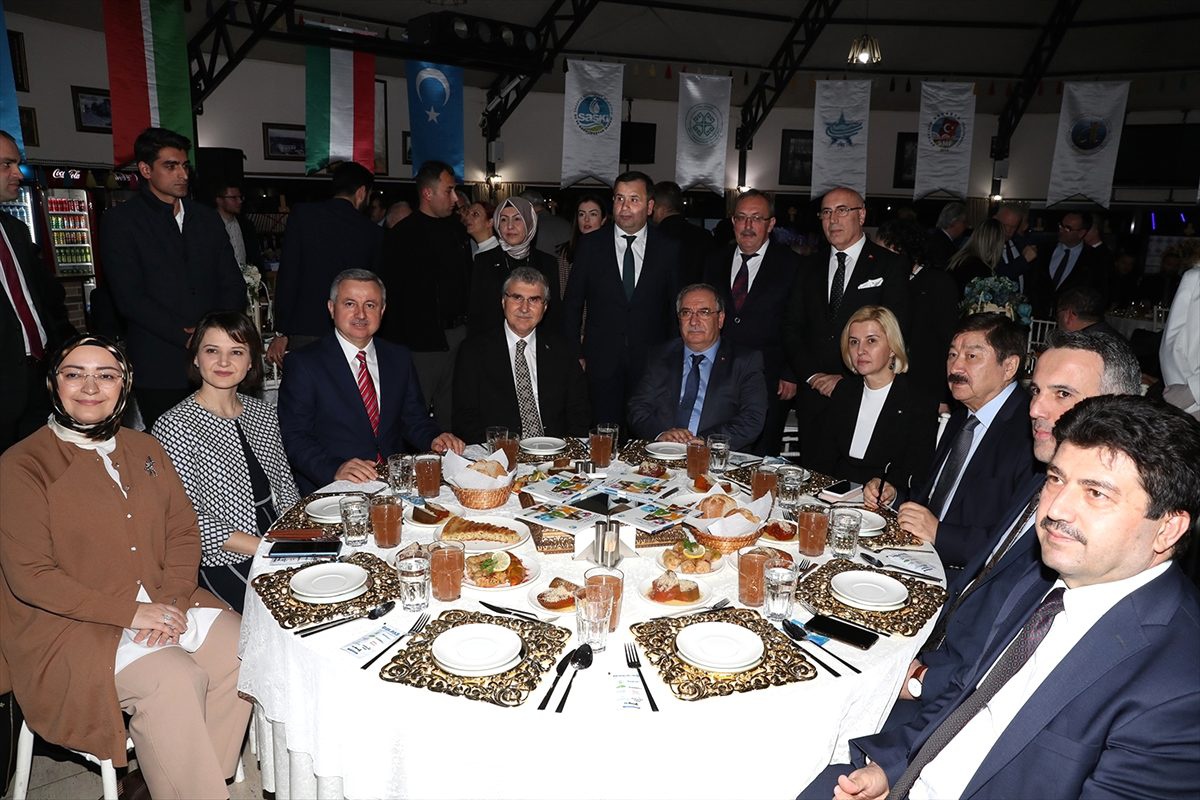 Sakarya\'da "Türk Dünyası Müşterek Tarih Bilinci" konferansı düzenlendi