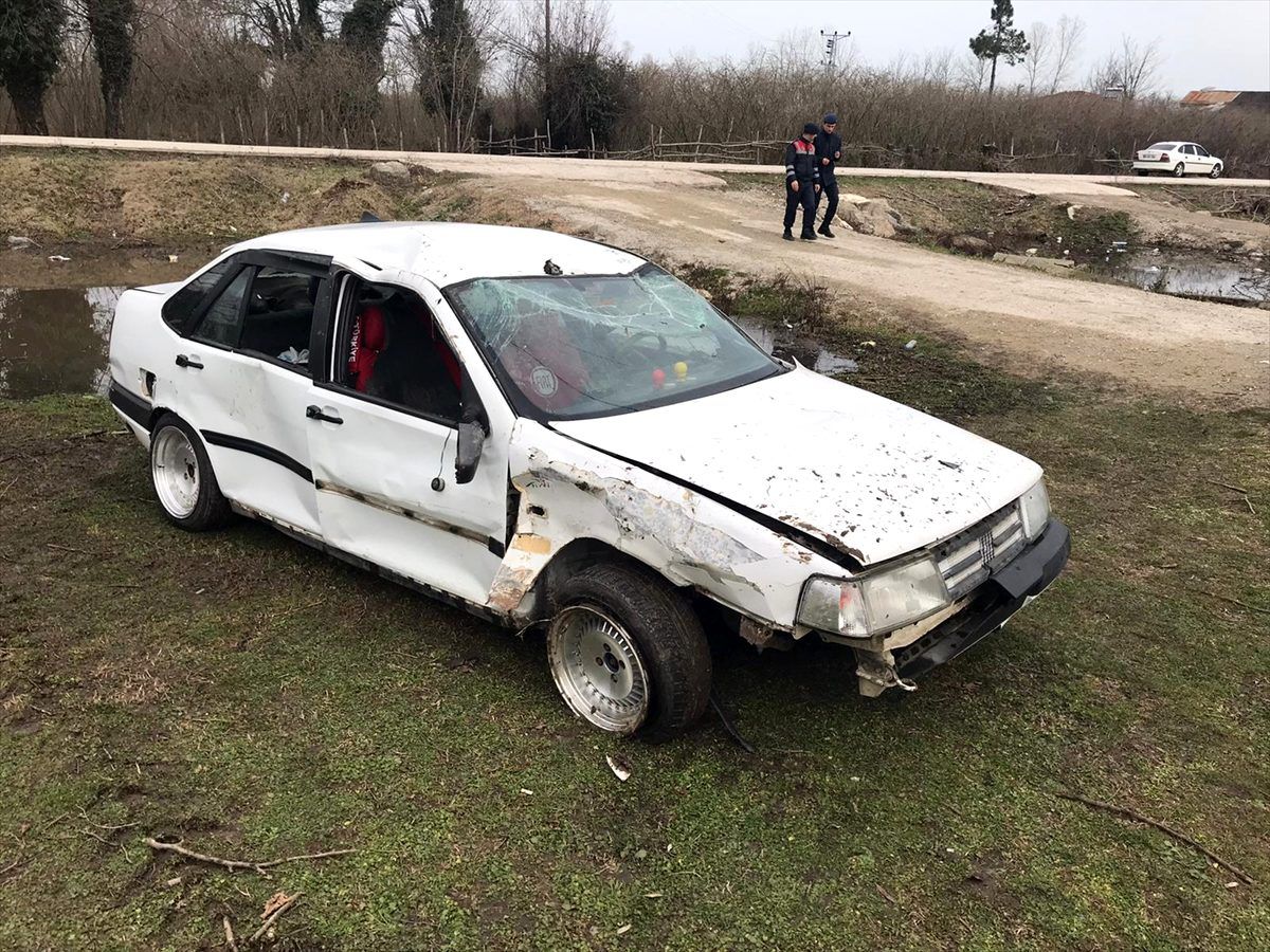 Samsun\'da devrilen otomobilin sürücüsü öldü