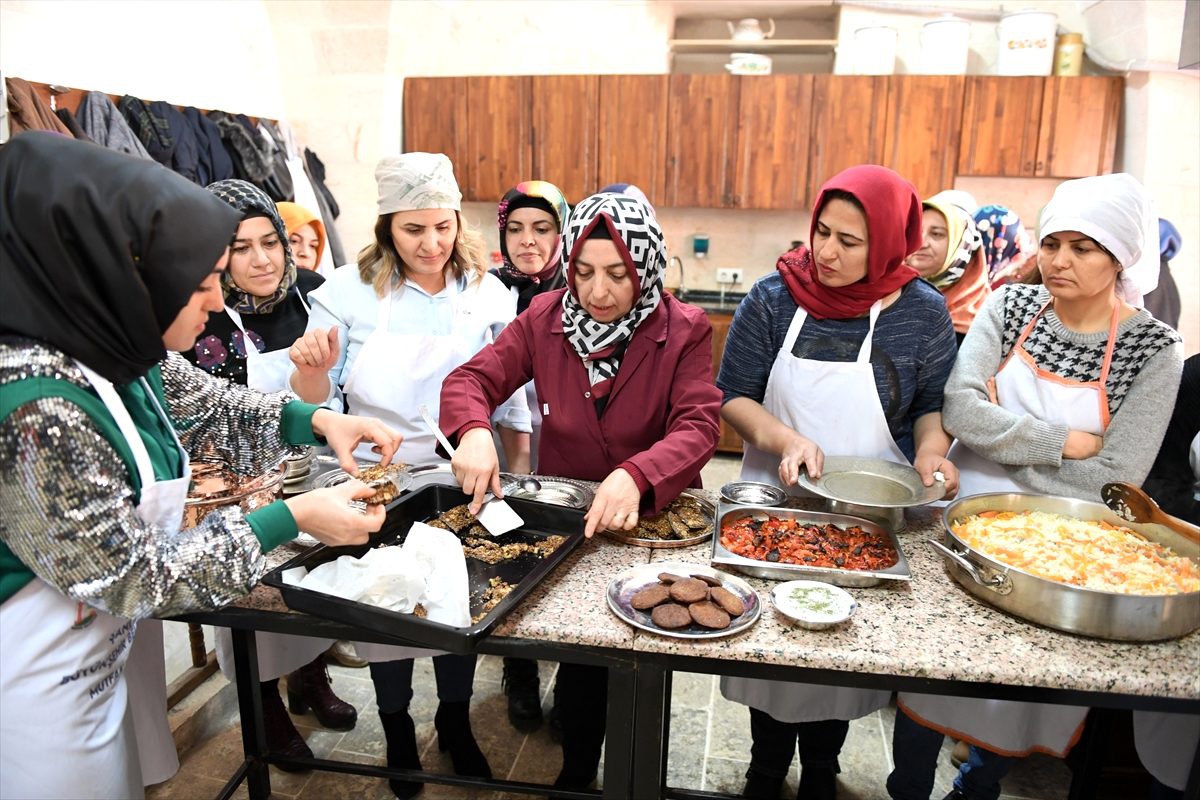 Şanlıurfalı kadınlara "Yöresel Yemek" kursu