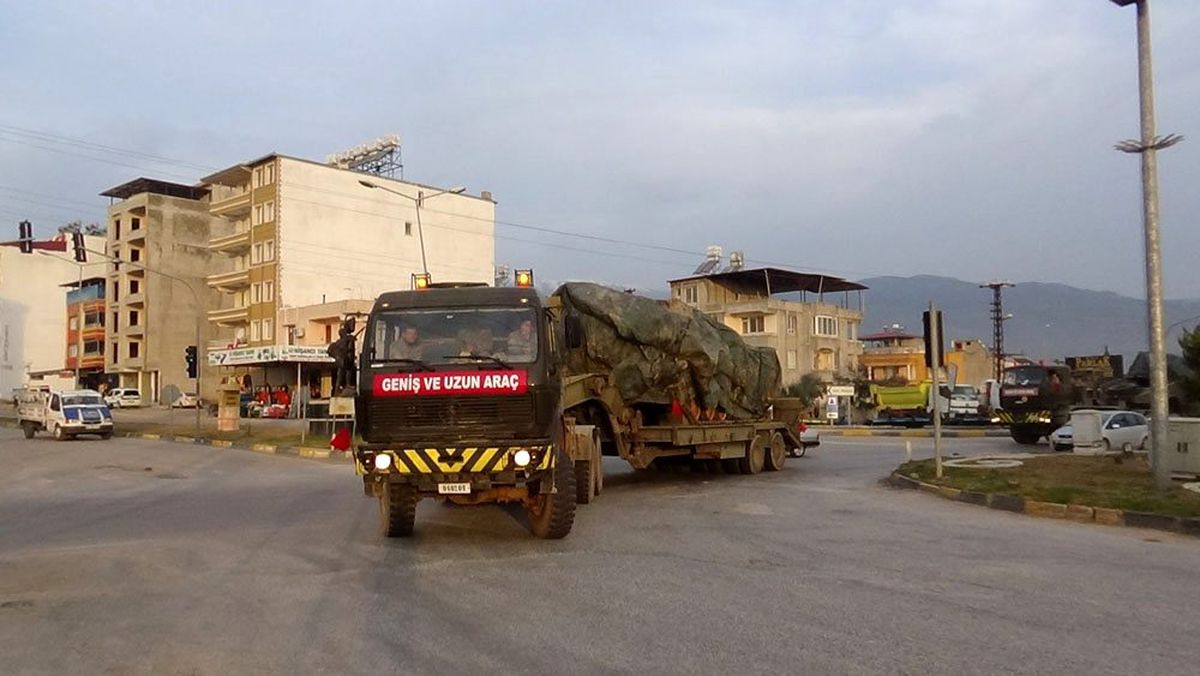 Sınır birliklerine tank sevkiyatı