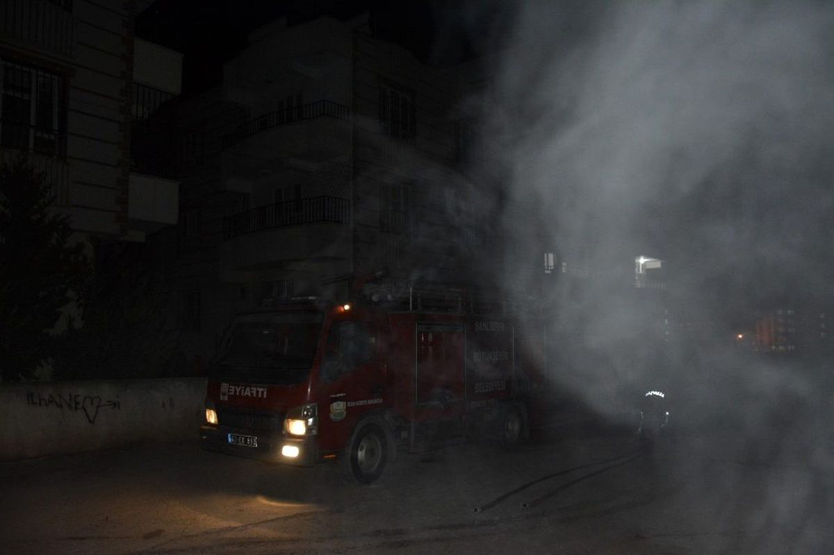 Siverek\'te yangın: Dumandan etkilenen 9 kişi hastaneye kaldırıldı