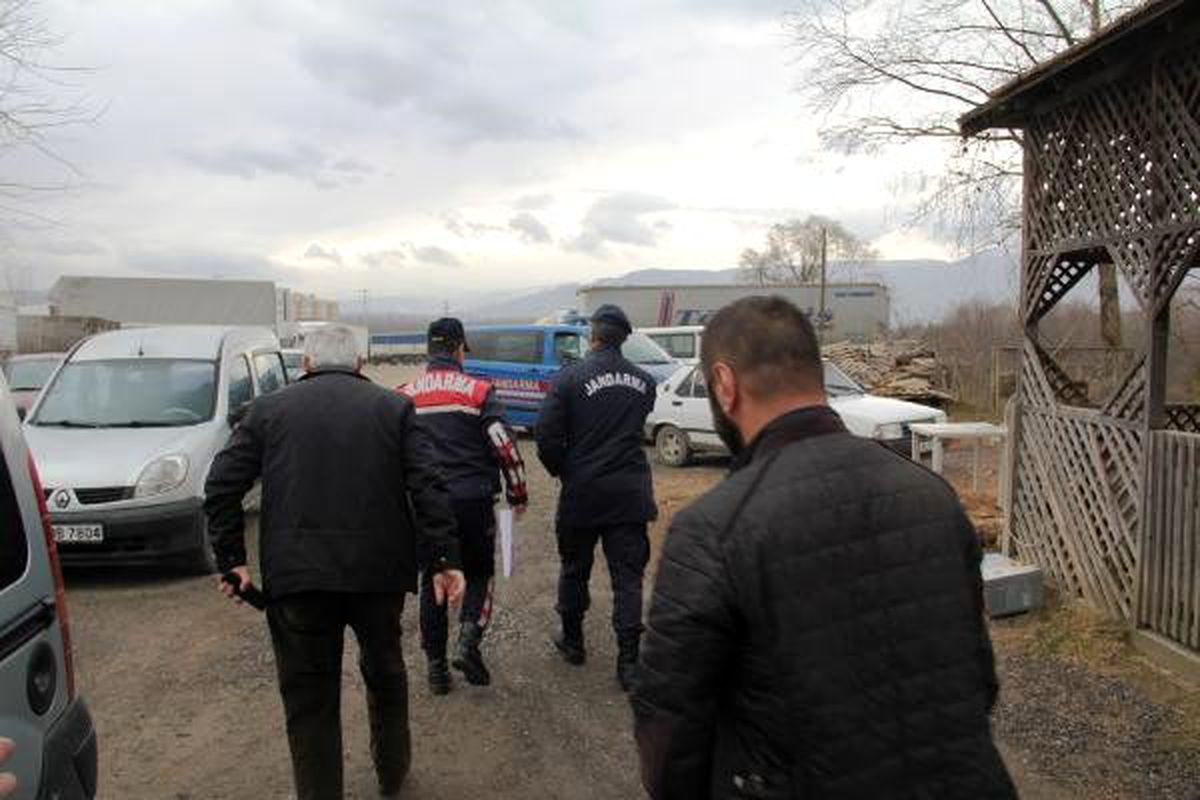 TIR parkında aküler çalındı