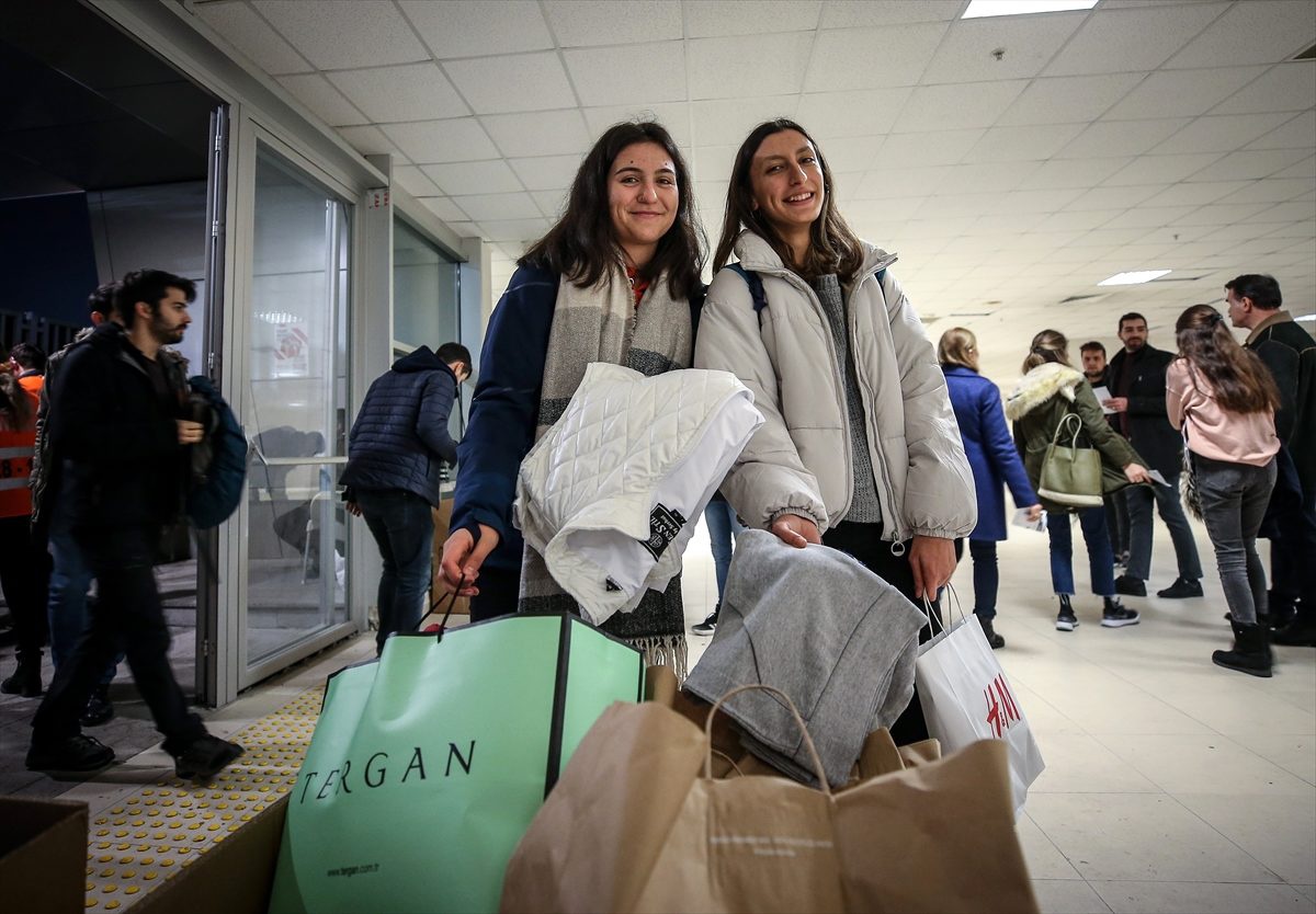 TOFAŞlı taraftarlardan Elazığ ve Malatya\'daki depremzedelere yardım
