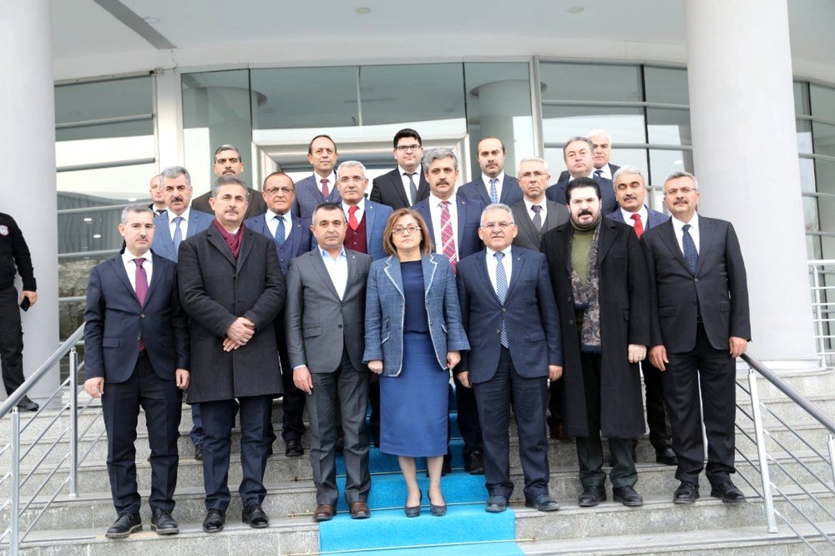 Türkiye Belediyeler Birliği yönetiminden deprem sonrası Malatya\'ya ziyaret