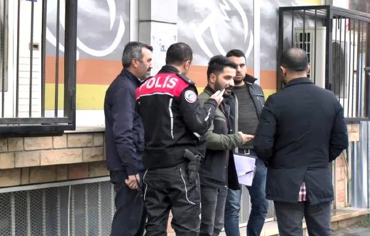 Tuzla\'da bankadan çıkan kişiye sokak ortasında kapkaç