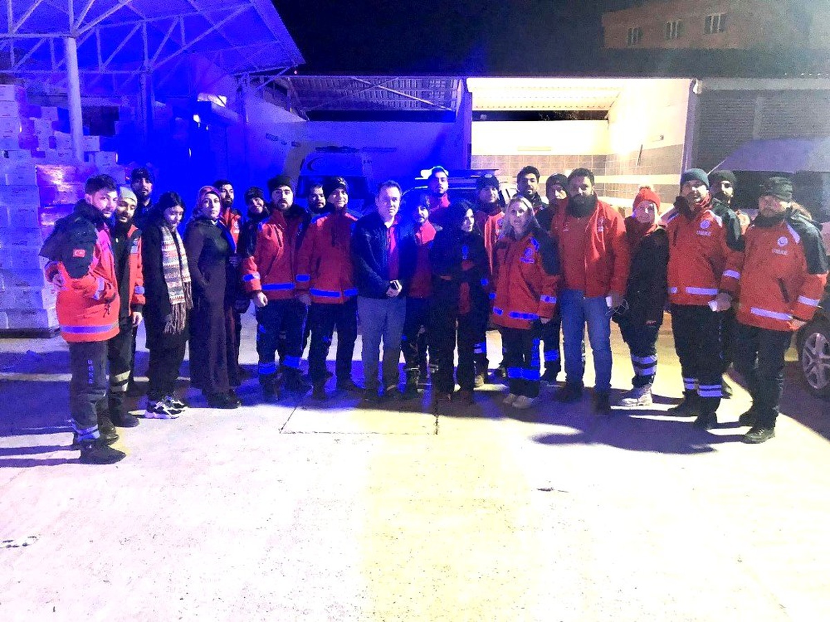 UMKE ile 112 acil sağlık ekibi deprem bölgesinden döndü