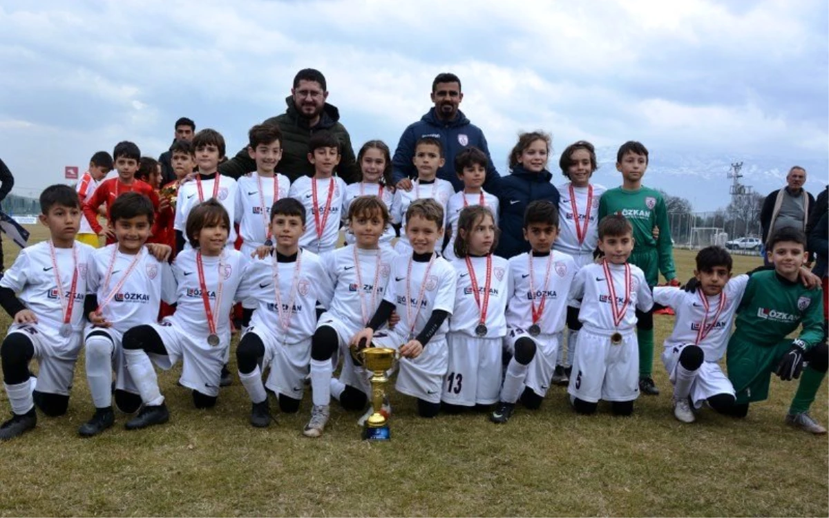 Yunusemre\'de 4. Geleneksel Minikler Futbol Turnuvası başladı