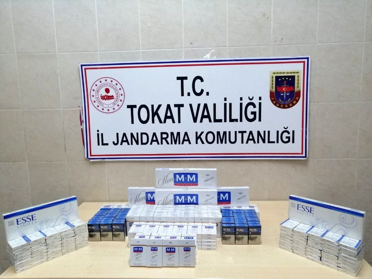 2 otobüs, 2 şahıs, 568 paket kaçak sigara