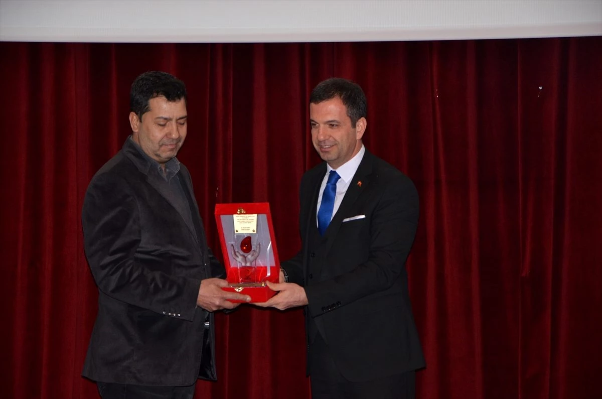 Adana\'da kan bağışçılarına madalya verildi