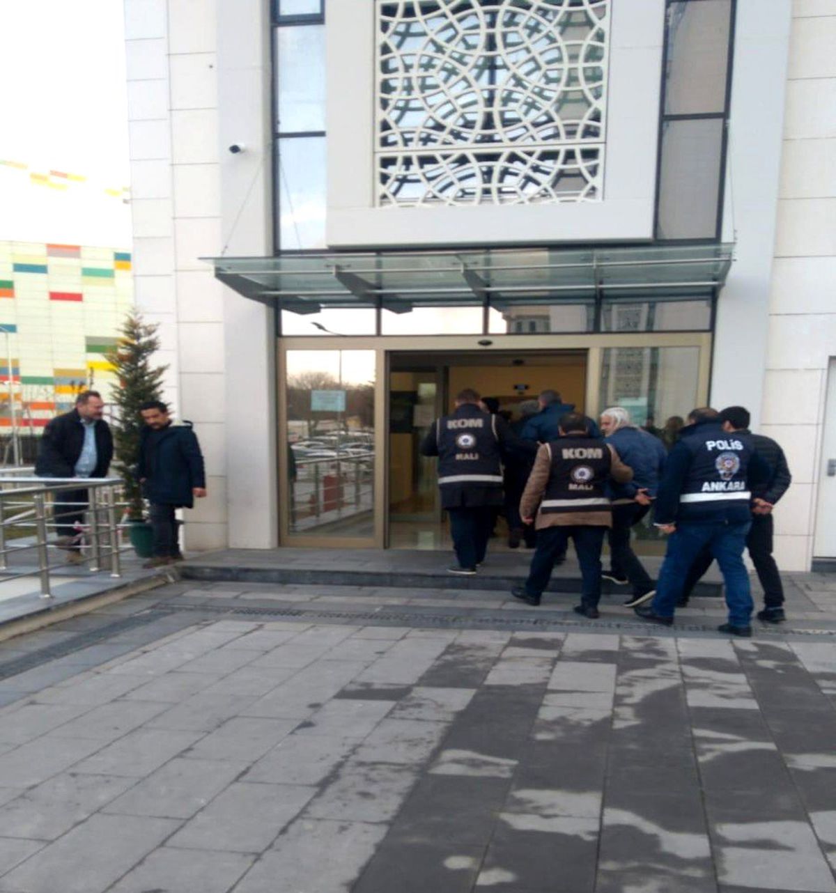 Ankara Mali Suçlarla Mücadele ekipleri sahte rapor çetesini çökertti