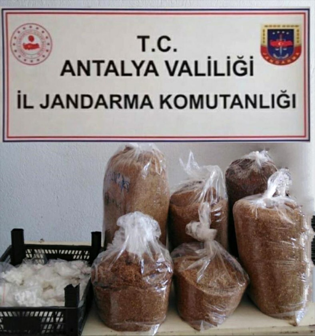 Antalya\'da "Türkiye Duman Uygulaması" kapsamında 26 bin 908 lira ceza kesildi