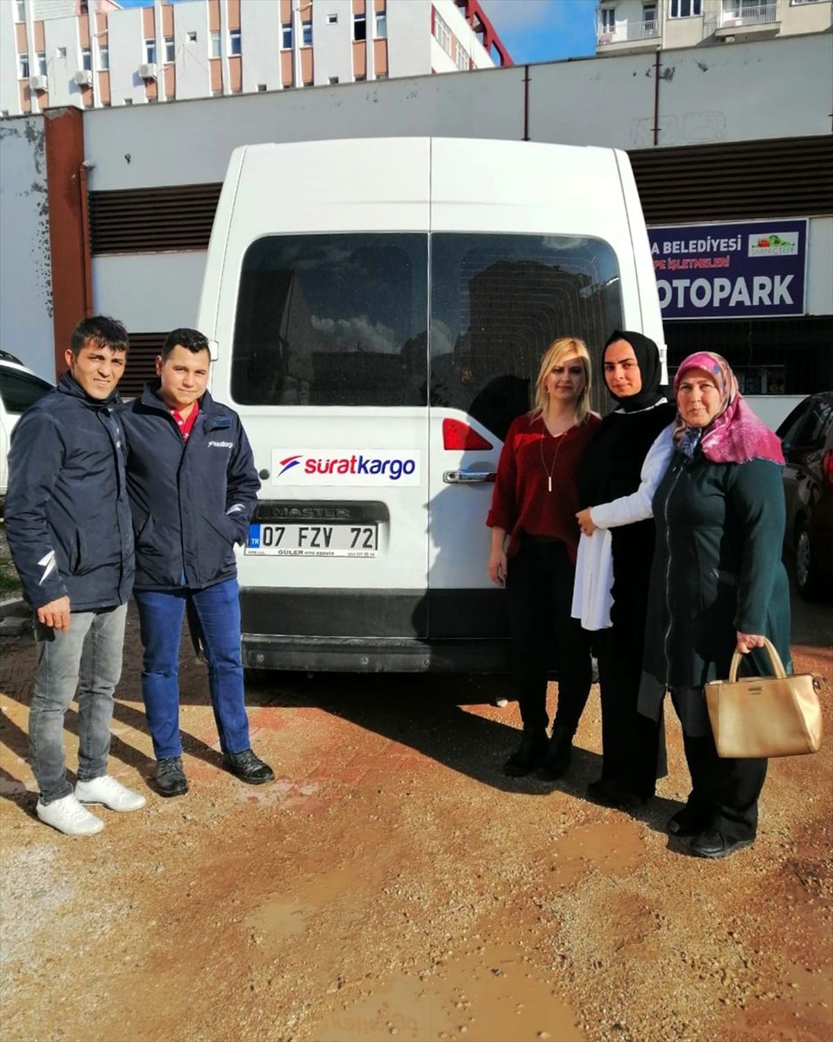 Antalyalı sosyal yardımlaşma gönüllüsünden depremzedelere destek