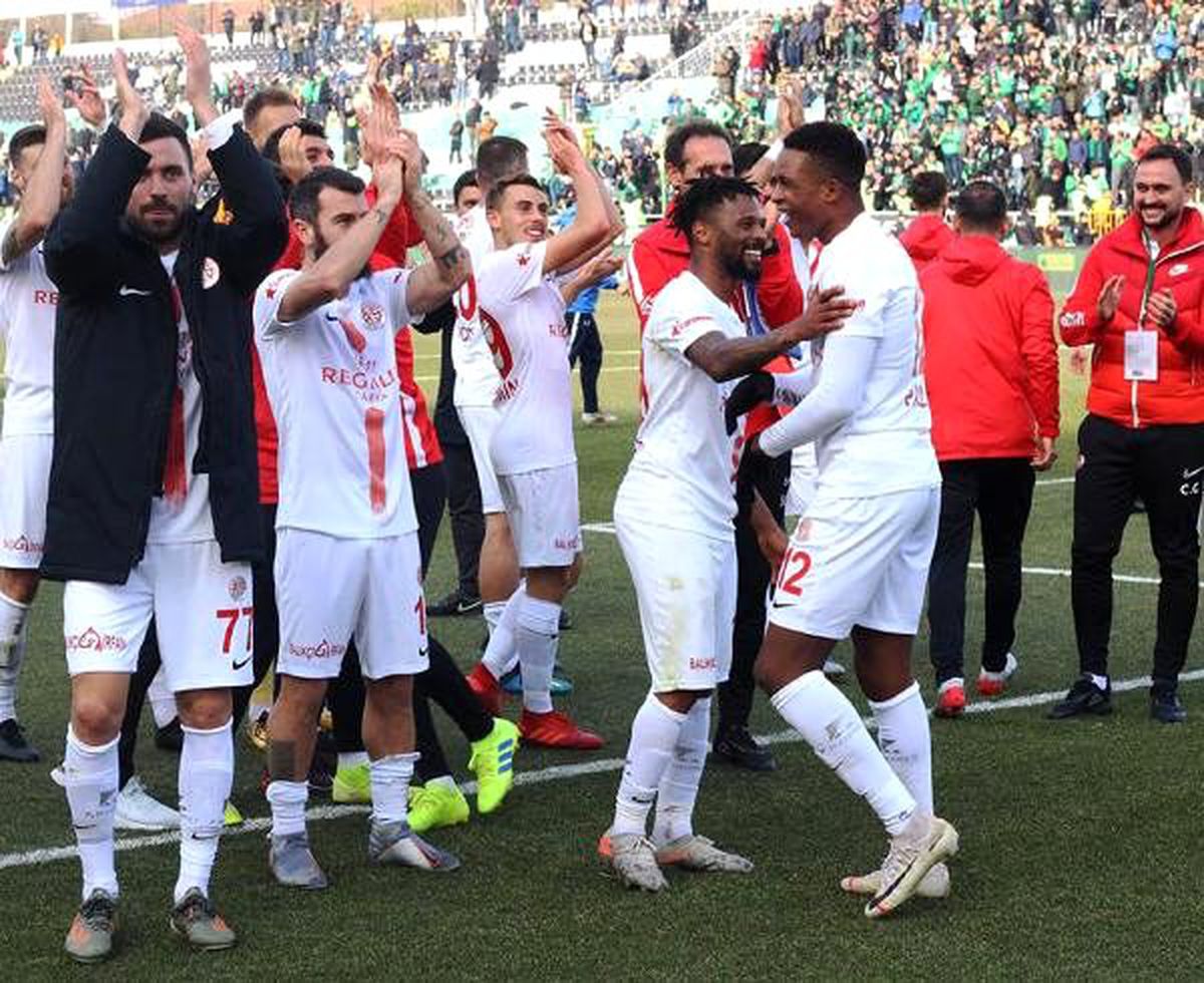Antalyaspor\'da 2 eksik