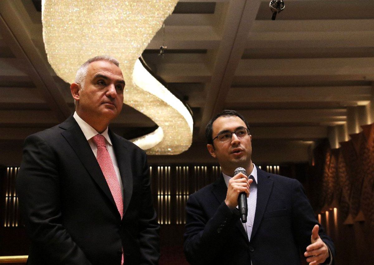 Bakan Ersoy\'dan "5. Walter Strauss Koro Şefliği Ustalık Sınıfı"na ziyaret