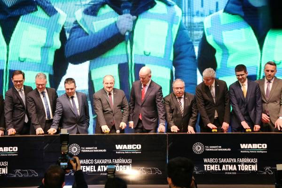 Bakan Varank: Depremden zarar gören işletmelerimize 100 bin liraya kadar faizsiz kredi