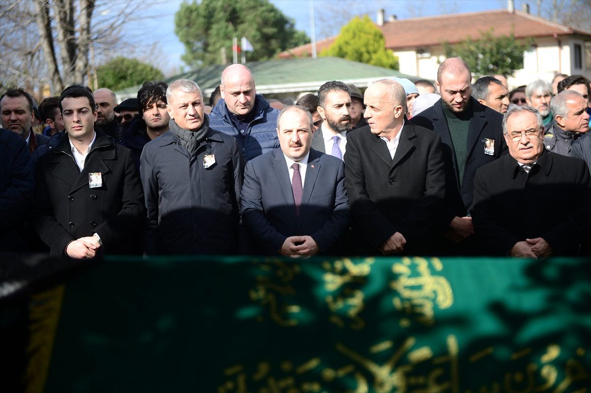 Bakan Varank, Sakarya\'da cenaze törenine katıldı