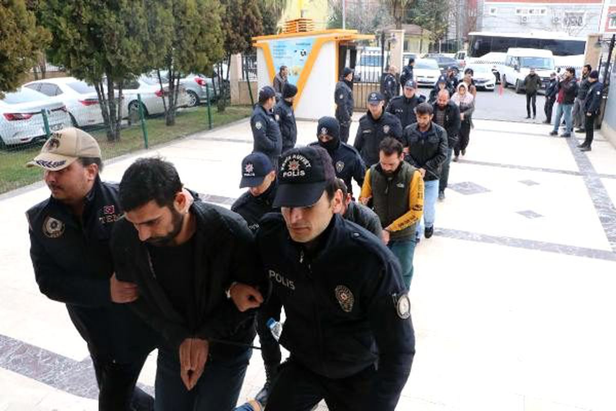 Bombalı araçla ilgili gözaltına alınan 11 kişi, adliyede (2)