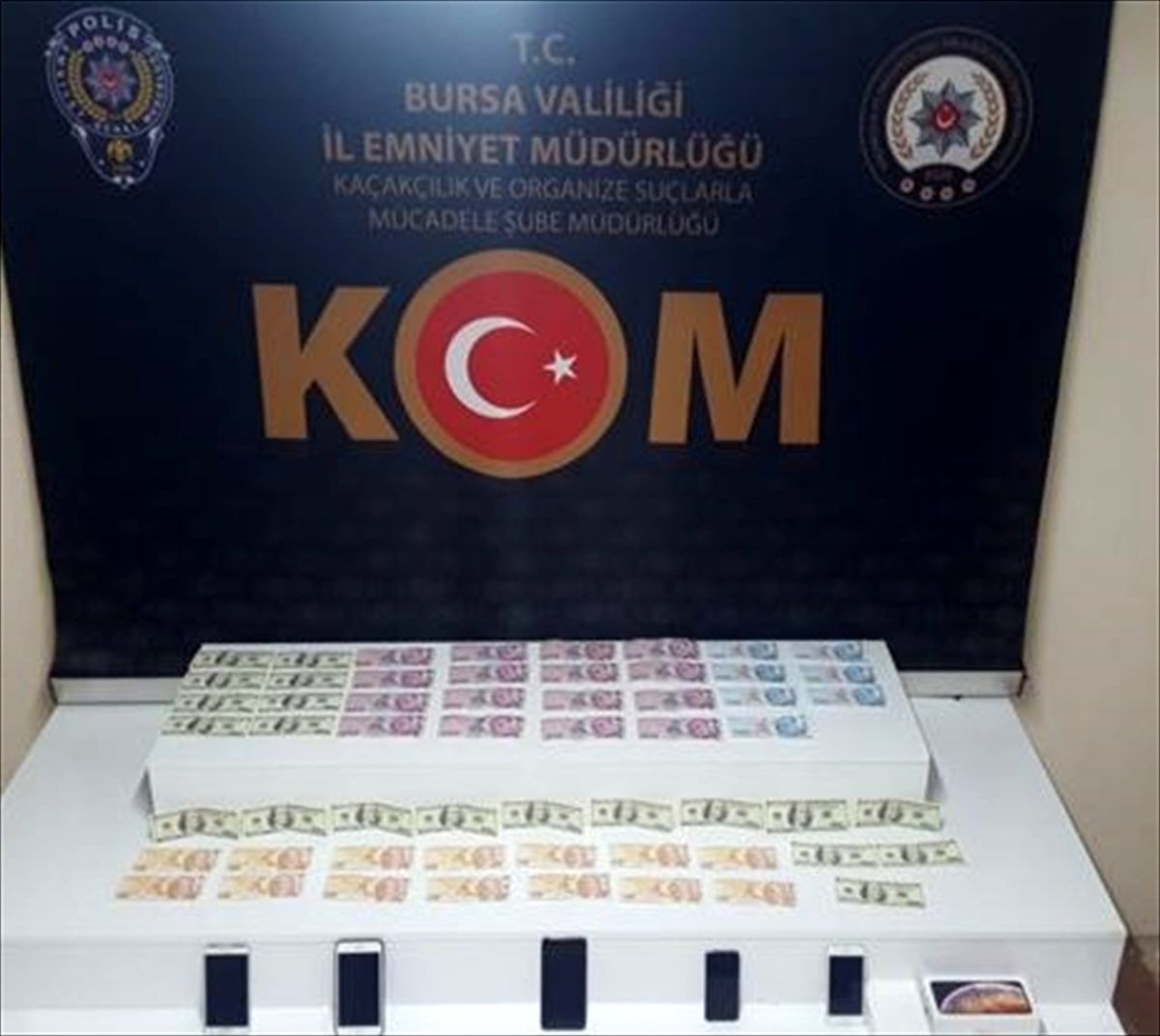 Bursa\'da sahte para operasyonunda yakalanan 2 zanlı tutuklandı