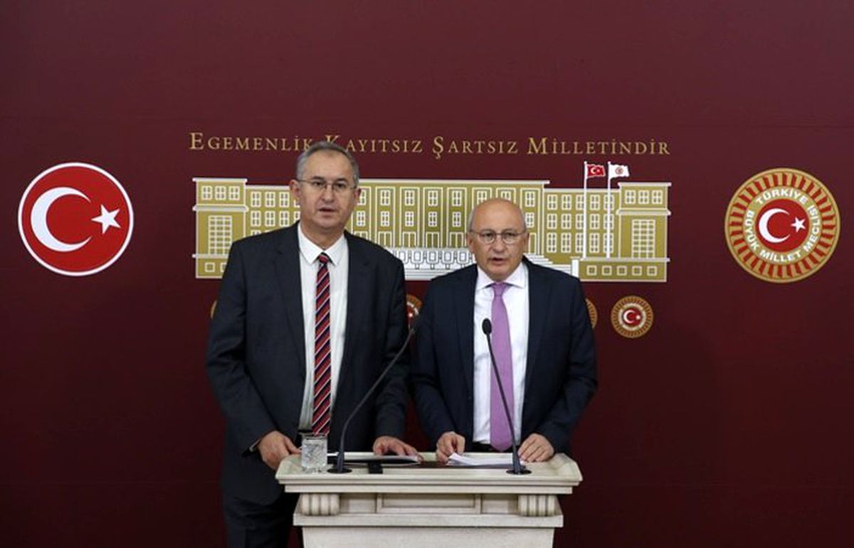 CHP\'li Çakırözer: Gazetecilerin basın kartlarını gazeteciler vermeli
