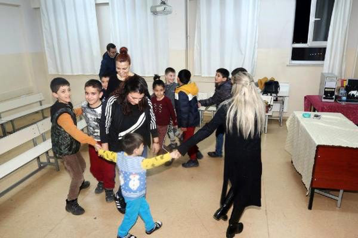Depremzede çocuklara psikososyal destek