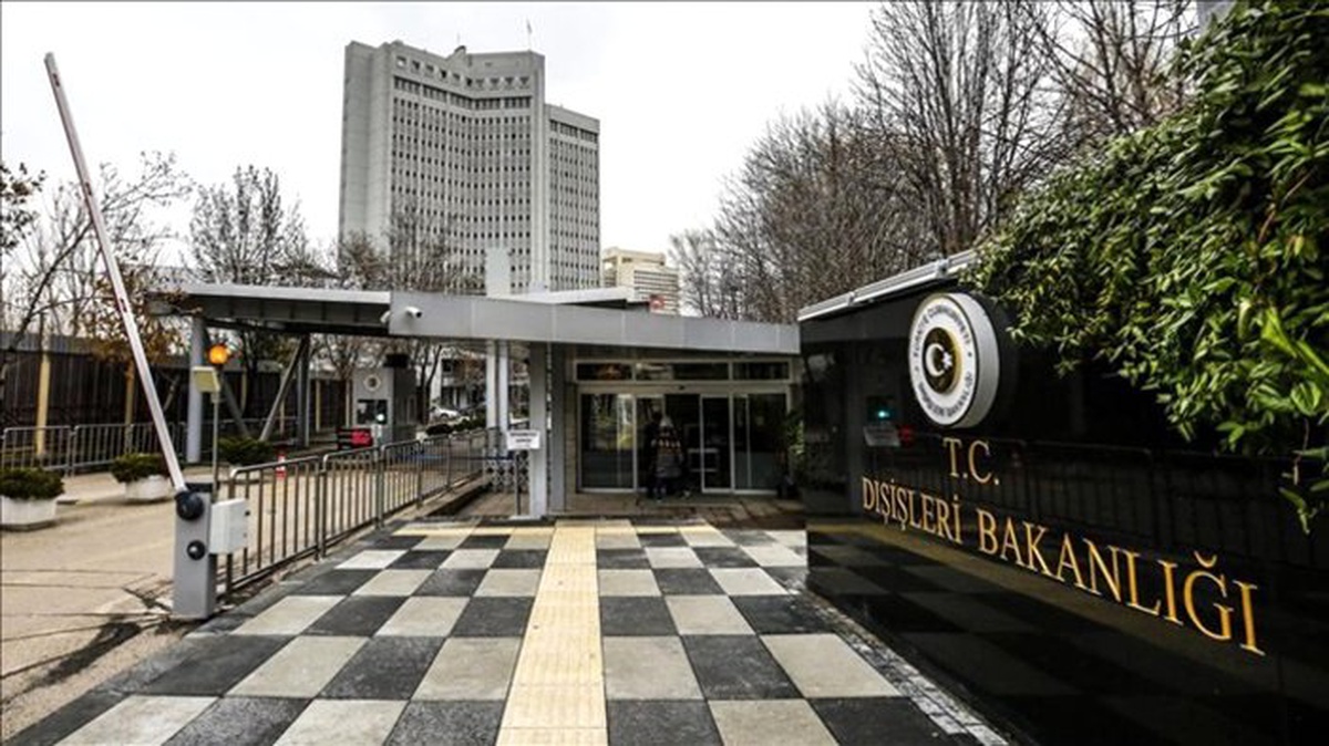 Dışişleri Bakanlığı: Çin’deki Türk vatandaşlarının tahliyeleri için çalışma başlatıldı