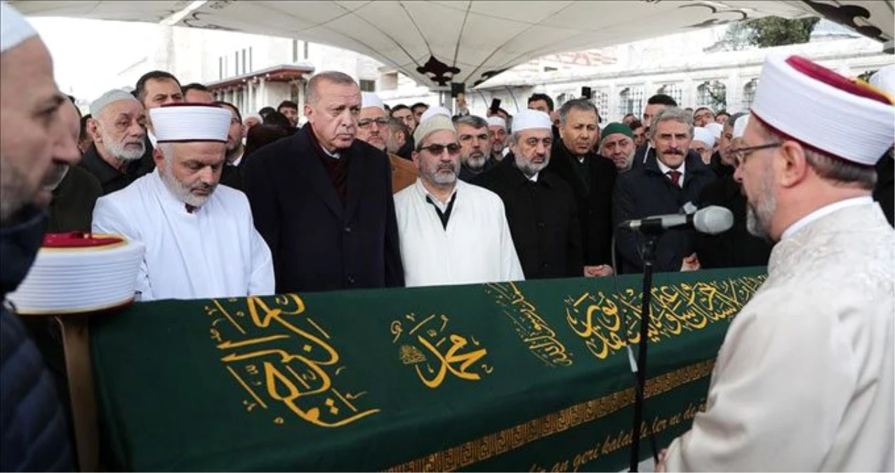 Emekli Vaiz Ahmet Vanlıoğlu\'na veda! Cumhurbaşkanı Erdoğan da cenaze törenine katıldı
