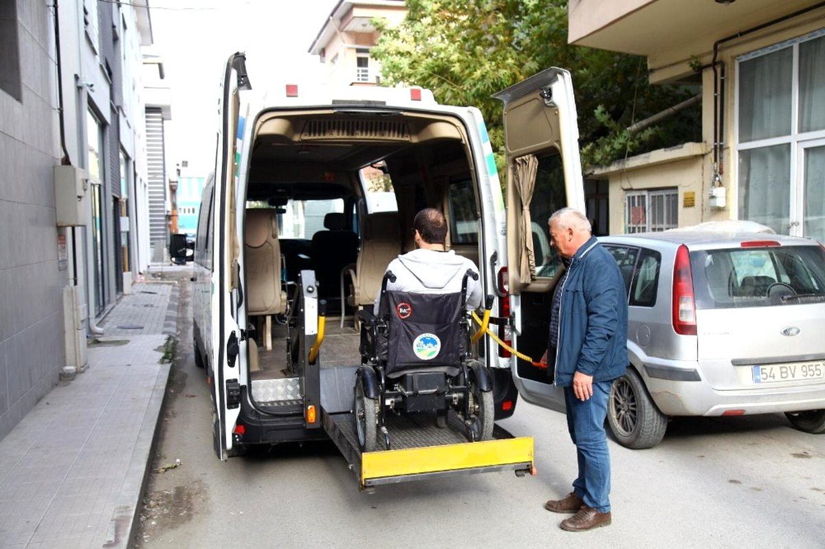Engelli vatandaşlar için özel taşıma hizmeti devam ediyor