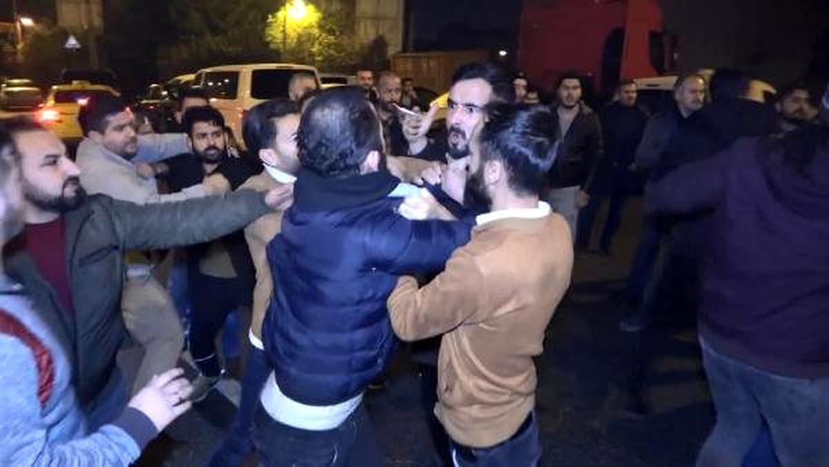 Esenyurt\'ta taksicilerle turizm şoförleri arasında kavga: 11 gözaltı