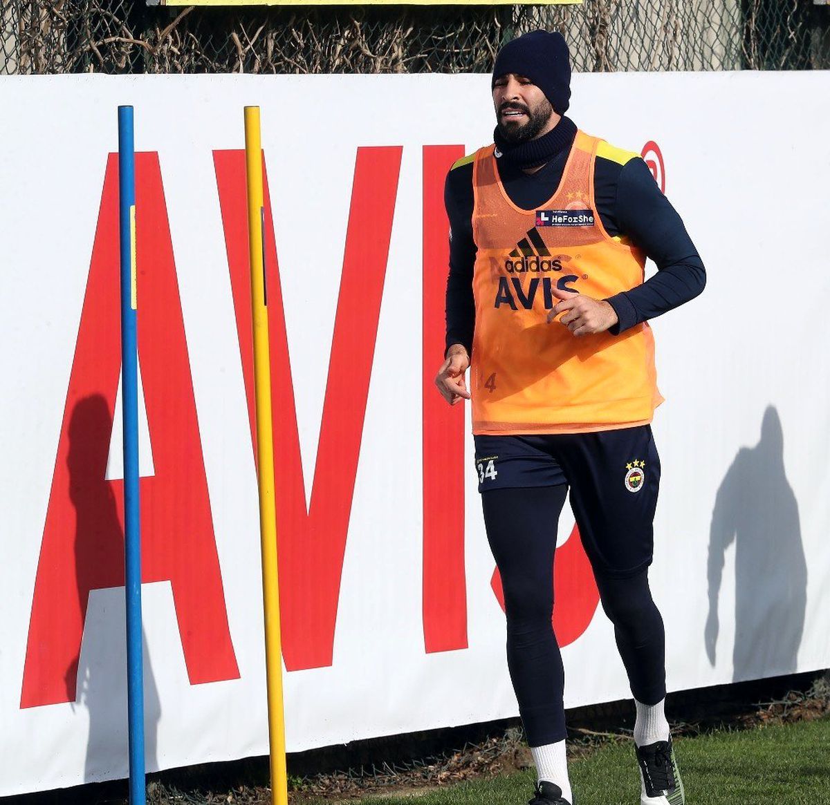 Fenerbahçe, Trabzonspor mesaisini sürdürdü