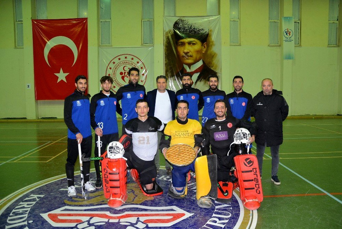 Hokey Süper Ligi\'nde Gaziantep Polisgücü rüzgarı