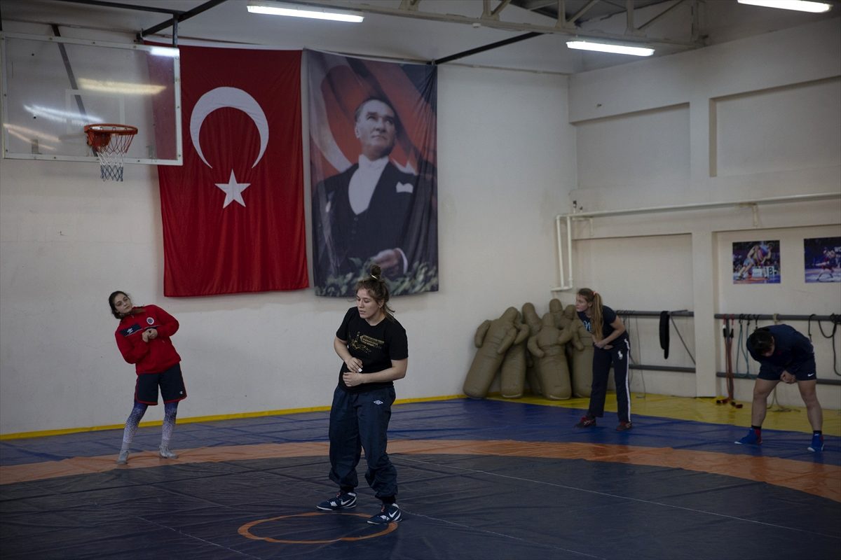 Kadın Güreş Milli Takımı, Avrupa Şampiyonası\'na Edirne\'de hazırlanıyor