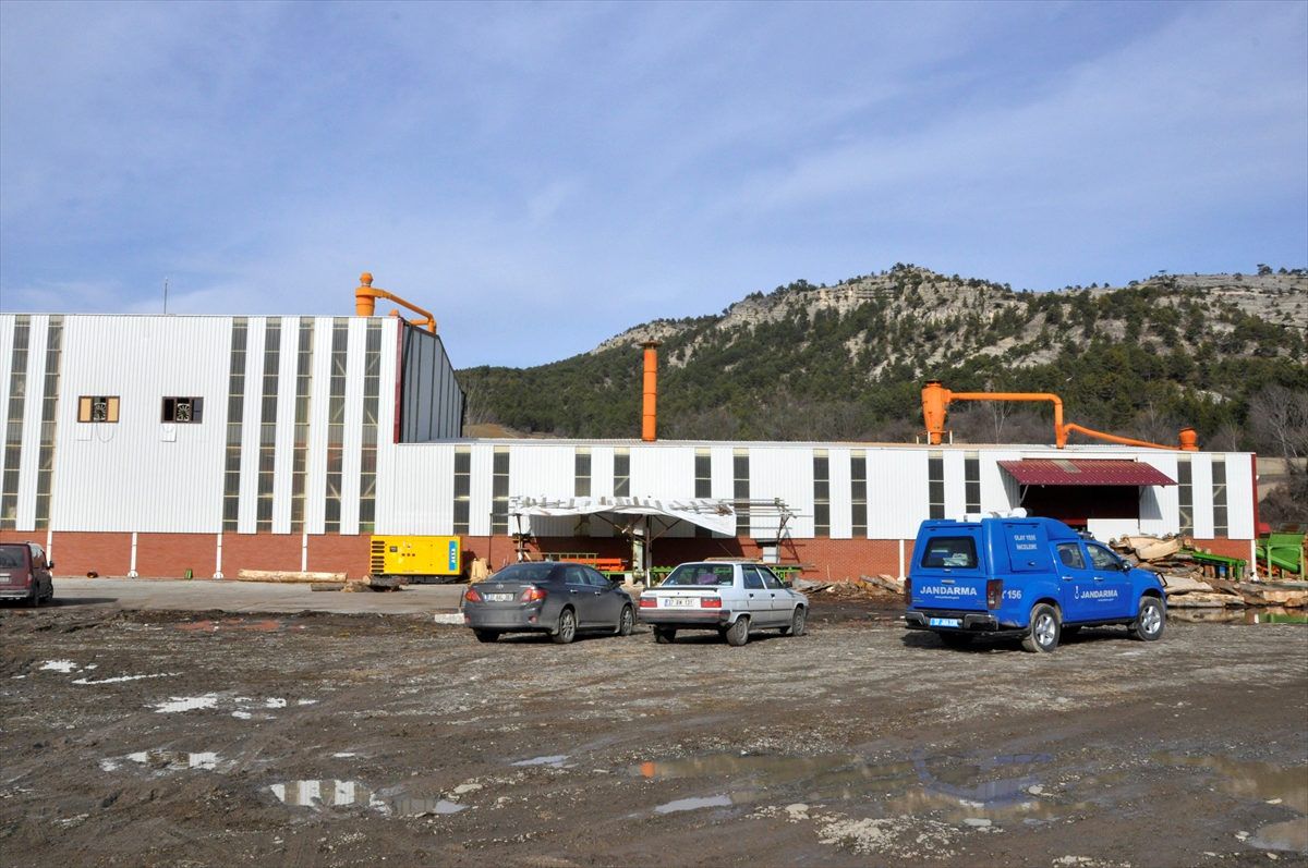 Kastamonu\'da ısıtma kazanı patlayan fabrikada bir işçi öldü
