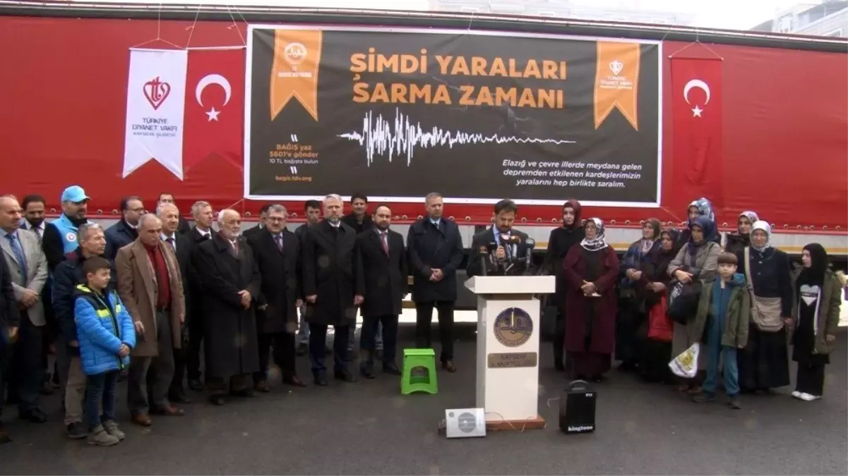 Kayseri\'den deprem bölgesine 3 tır yardım