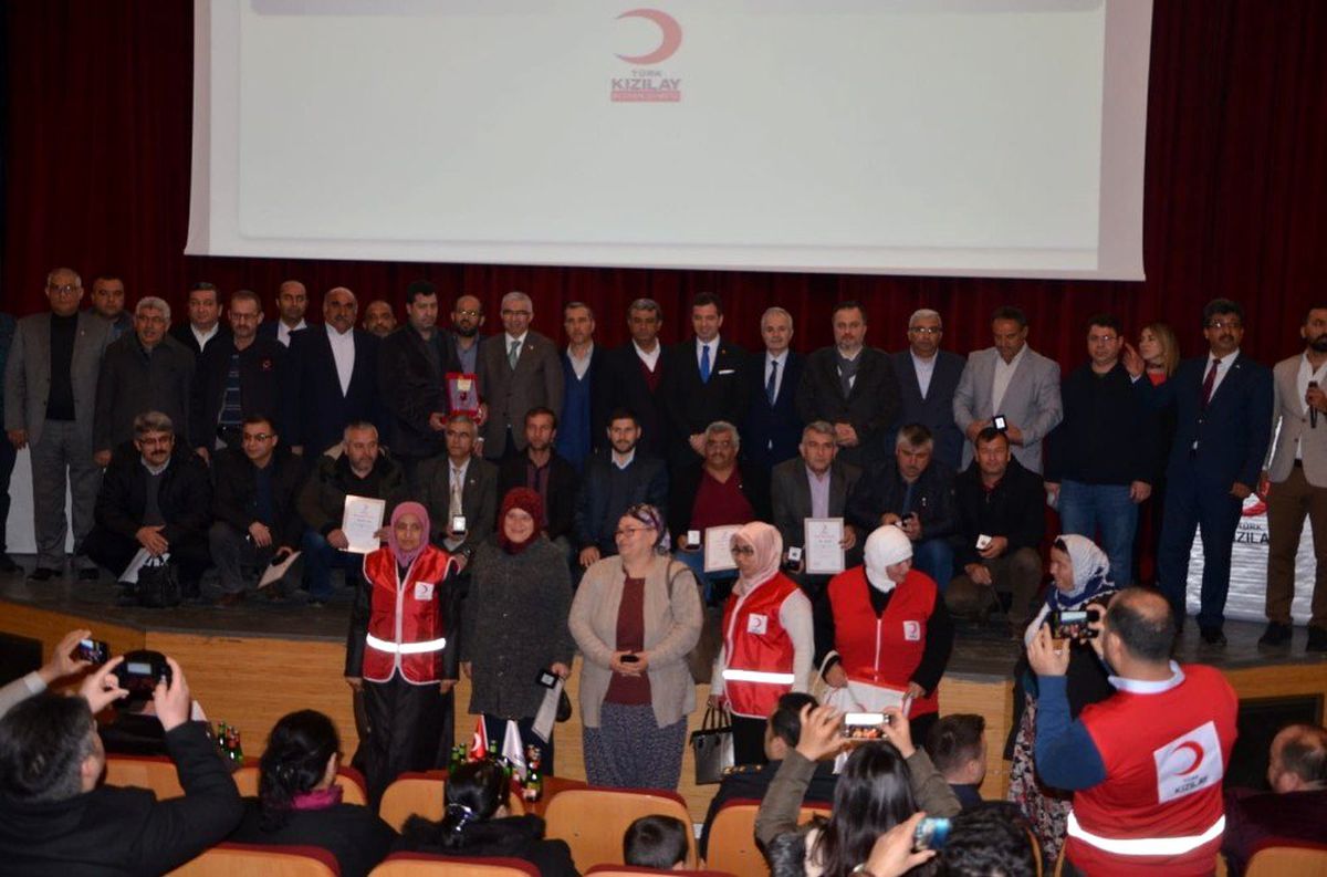 Kozan\'da kan bağışçılarına madalya