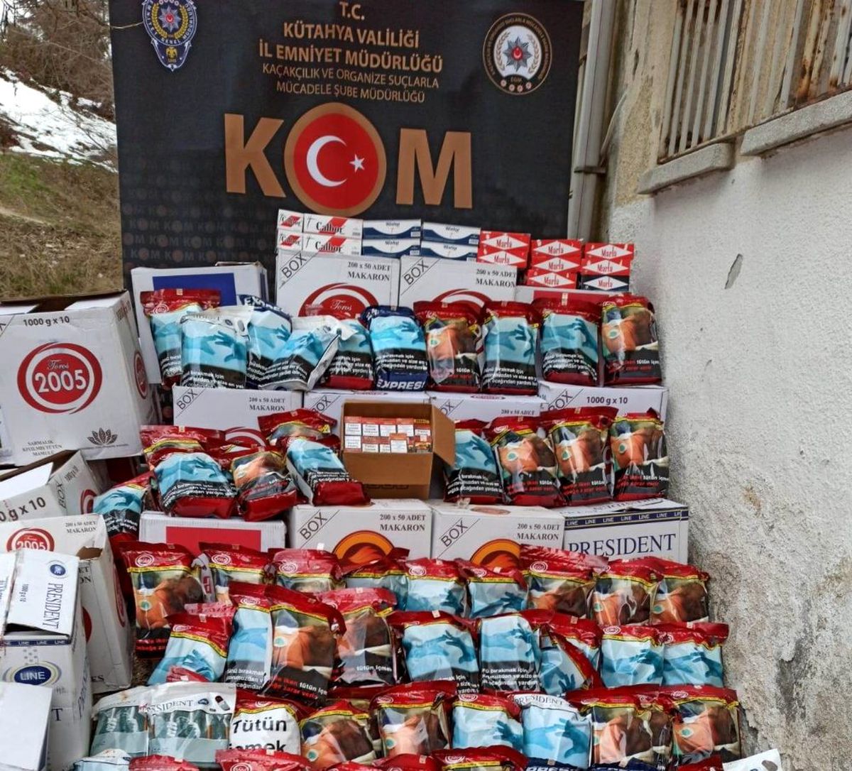 Kütahya\'da kaçak tütün operasyonu