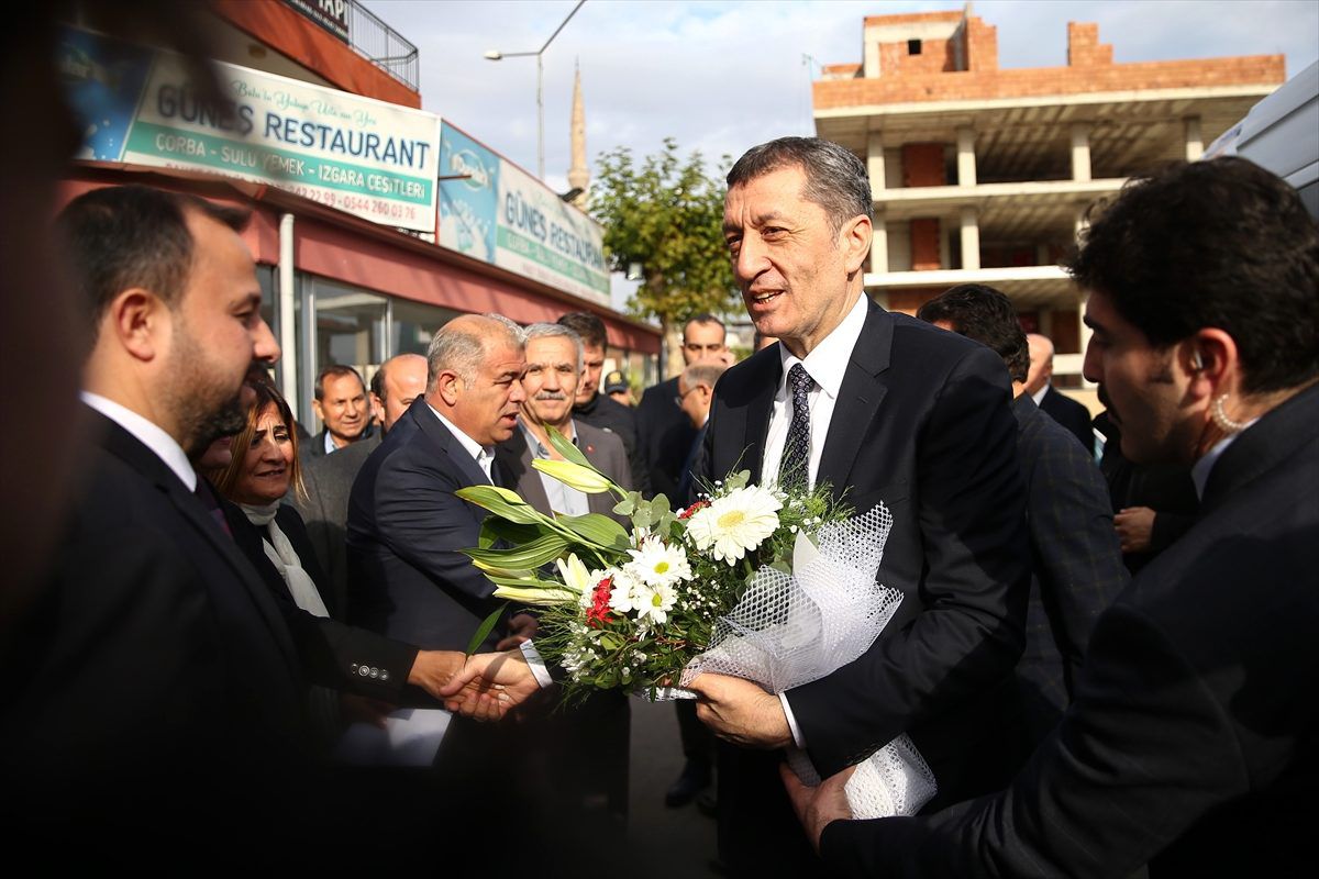 Milli Eğitim Bakanı Bakanı Ziya Selçuk Antalya\'da eğitimcilerle buluştu