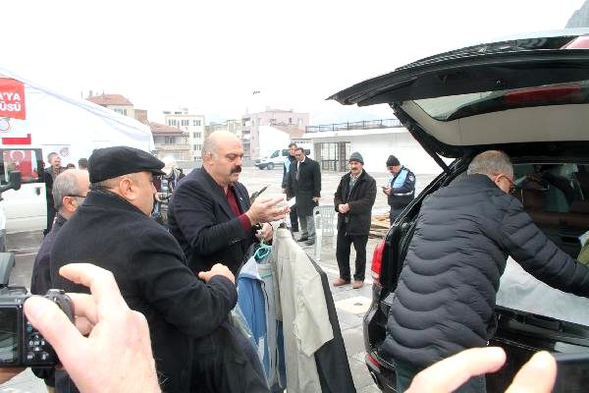 Milli takım eşofmanını depremzedelere gönderdi